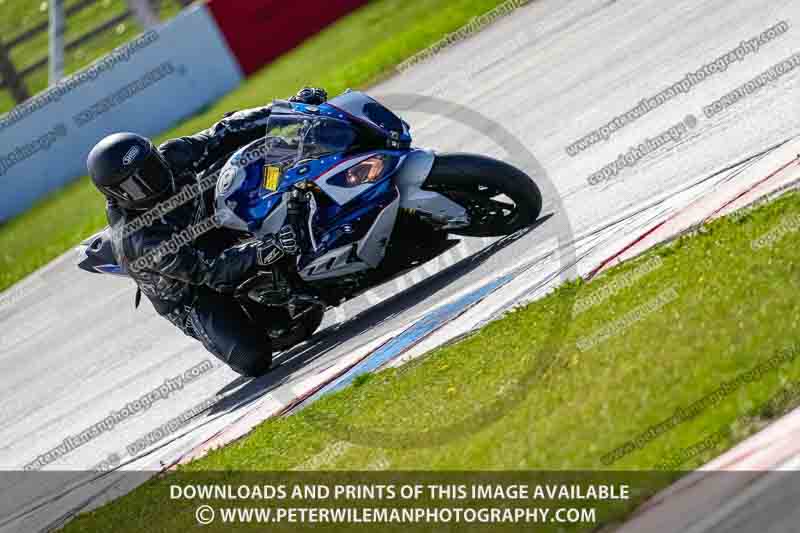 donington no limits trackday;donington park photographs;donington trackday photographs;no limits trackdays;peter wileman photography;trackday digital images;trackday photos